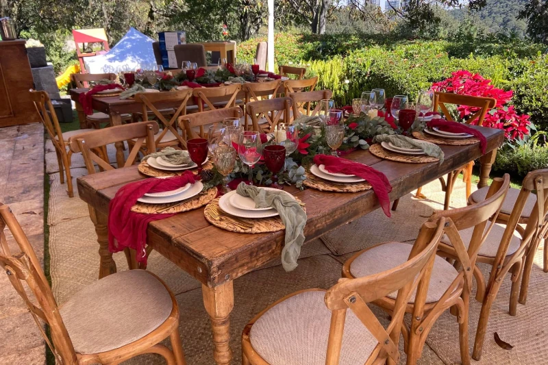 Montaje de banquete gourmet para boda temática en CDMX
