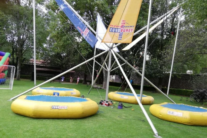 Animadores y espectáculos en fiesta infantil organizada por Yaber Supreme Events