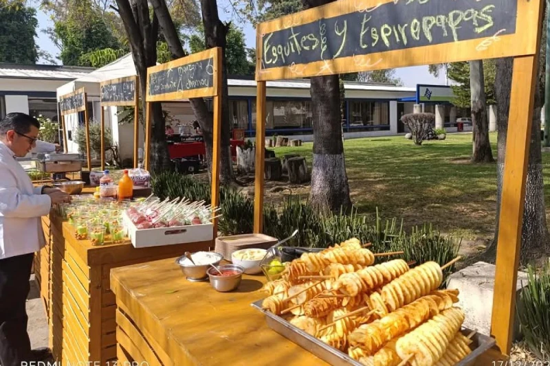 Evento temático en Ciudad de México con entretenimiento en vivo